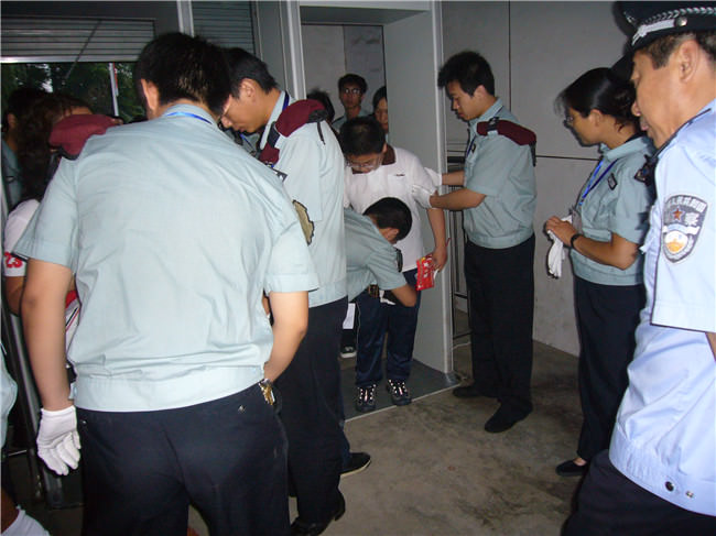 唐山奧運(yùn)圣火:SMA-8000安檢門性價(jià)比最高